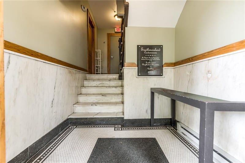 4328 Walnut St #2A, Kansas City, MO 64111