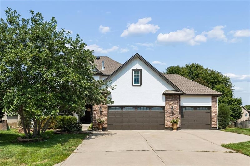 2504 SW Samuel Ln, Lee's Summit, MO 64081