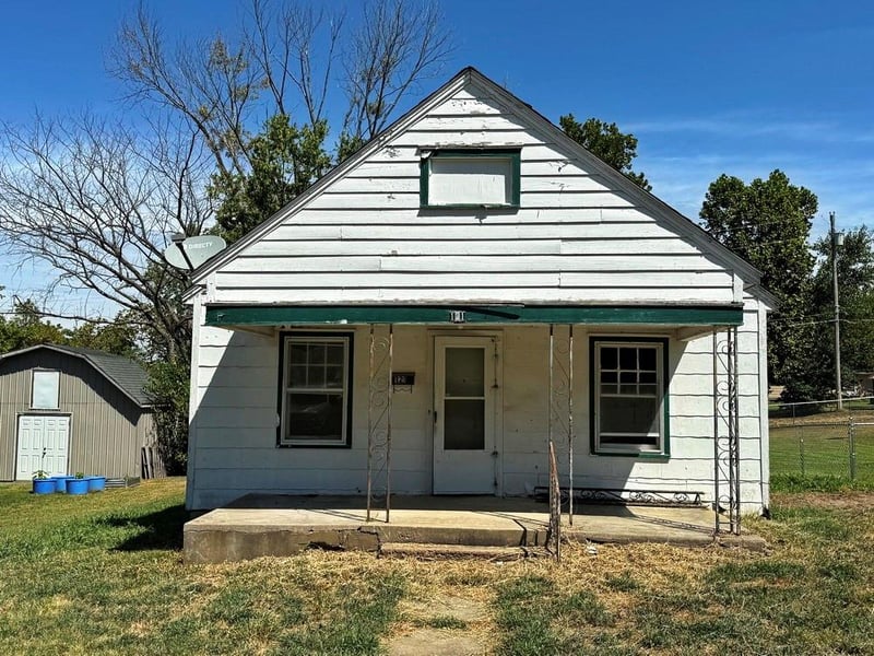 121 W Lafayette St, El Dorado Springs, MO 64744