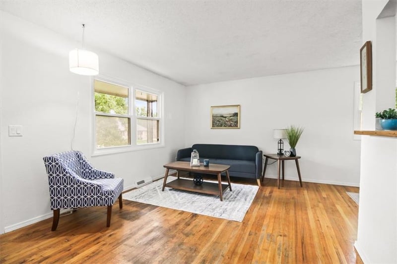5200 NE 56th Pl, Kansas City, MO 64119