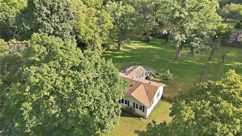 11811 E 53 St, Kansas City, MO 64133
