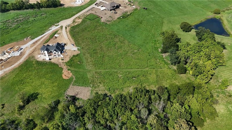 14713 Emerald Ct, Smithville, MO 64089