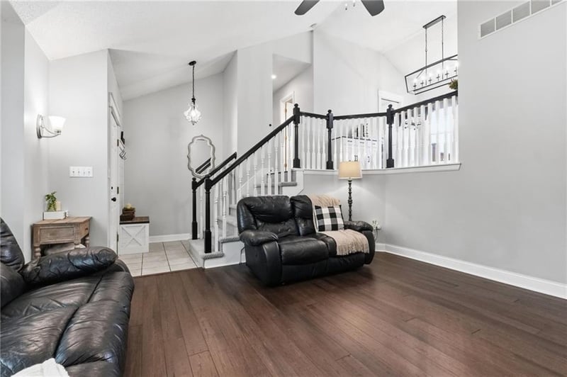 105 SE Harvard Dr, Blue Springs, MO 64014