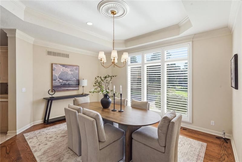 11507 Cedar St, Leawood, KS 66211