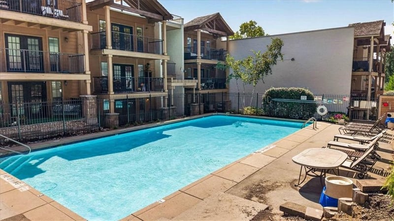 4727 Jarboe St #91, Kansas City, MO 64112