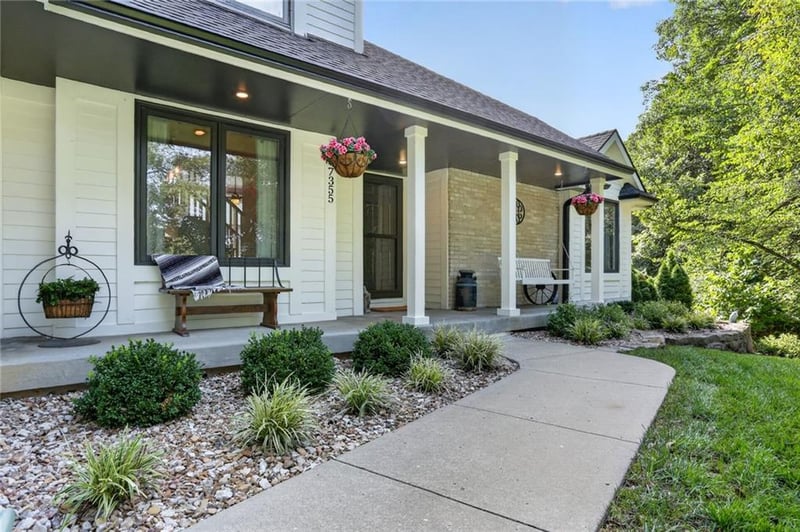 7355 NW Brightwell Rd, Parkville, MO 64152