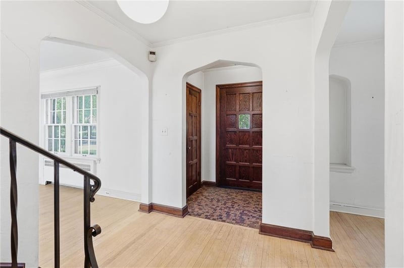 445 W 66th Ter, Kansas City, MO 64113