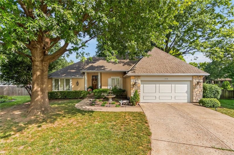 11733 Woodward St, Overland Park, KS 66210