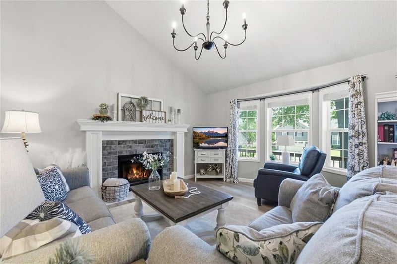 1308 NE Foxwood Dr, Lee's Summit, MO 64086