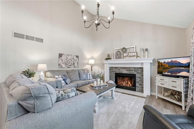 1308 NE Foxwood Dr, Lee's Summit, MO 64086