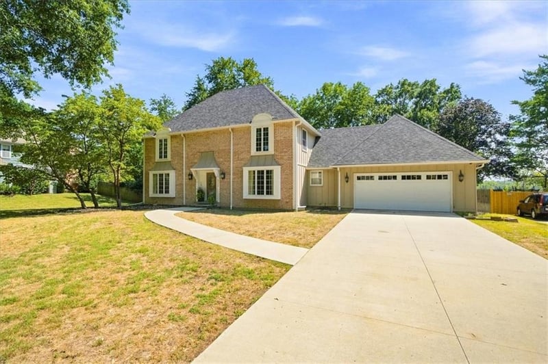 8347 W 102nd St, Overland Park, KS 66212