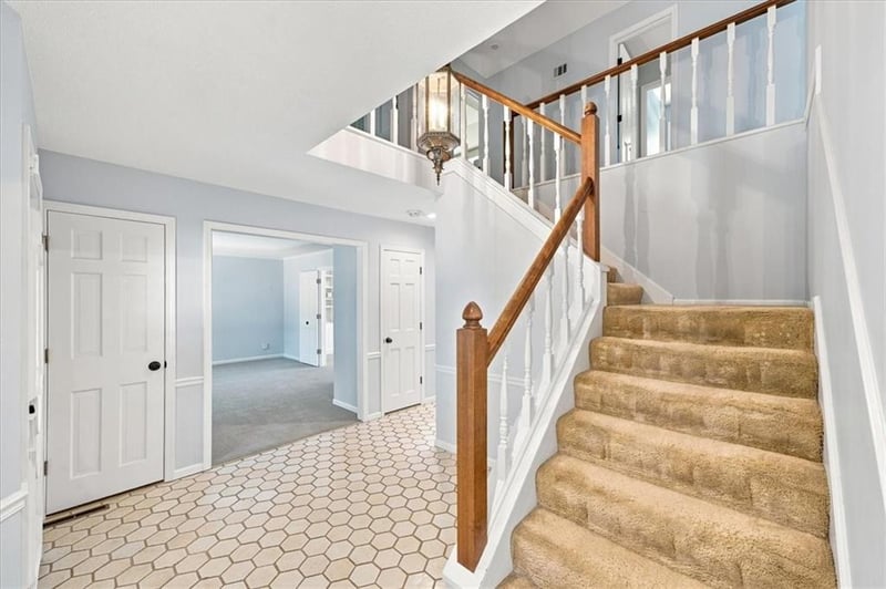 8347 W 102nd St, Overland Park, KS 66212