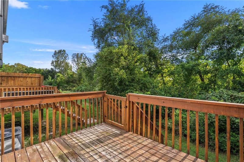5792 NW Plantation Cir, Lee's Summit, MO 64064