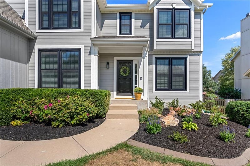 14105 Bradshaw St, Overland Park, KS 66221