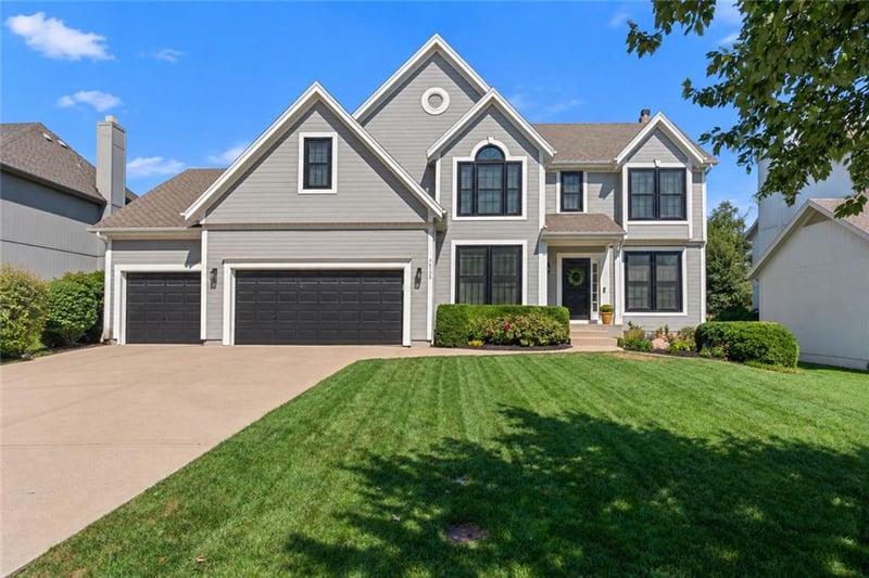 14105 Bradshaw St, Overland Park, KS 66221