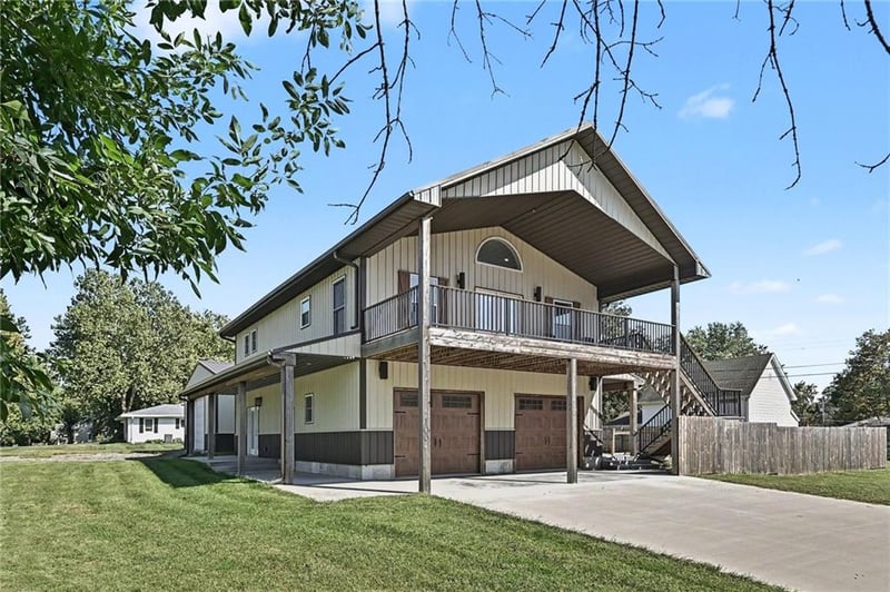 100 S 2nd St, King City, MO 64463