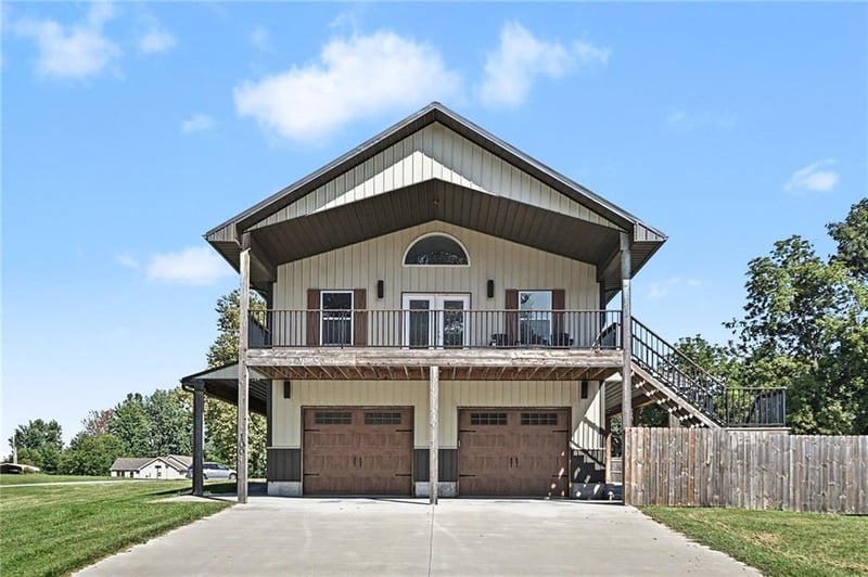 100 S 2nd St, King City, MO 64463