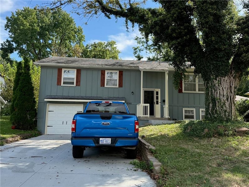 9341 Mullen Rd, Lenexa, KS 66215