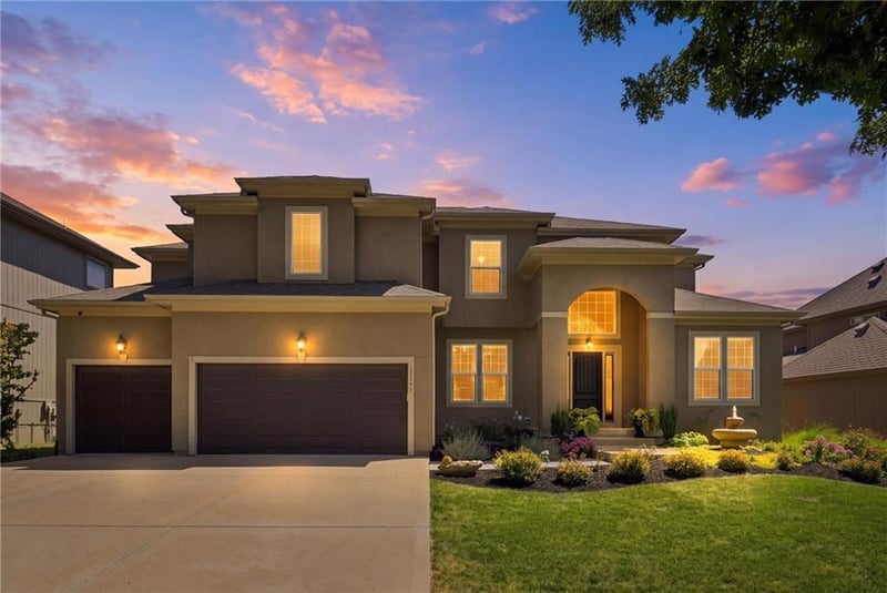15447 W 164th Ter, Olathe, KS 66062