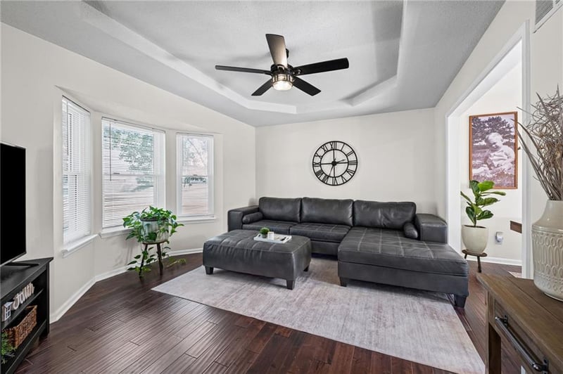 8404 N Pomona Ave, Kansas City, MO 64153