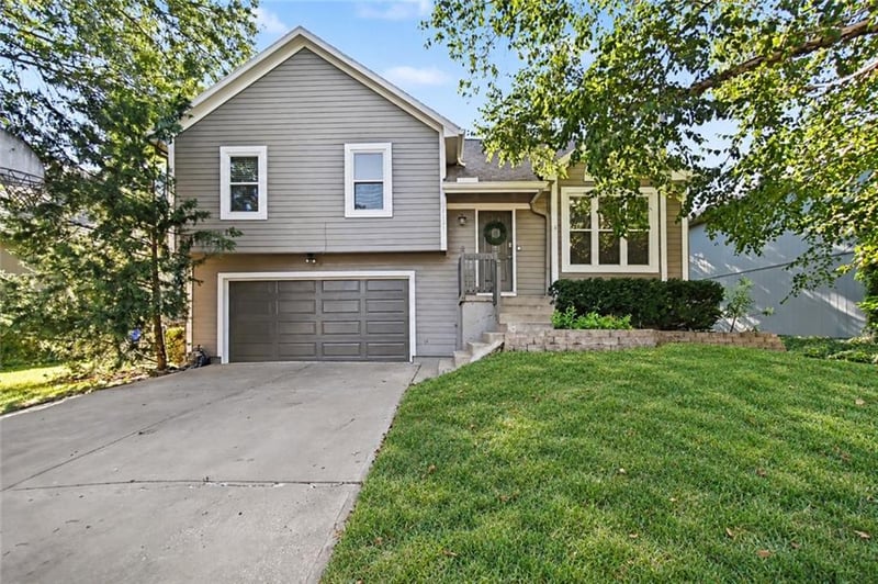 16137 S Mahaffie St, Olathe, KS 66062