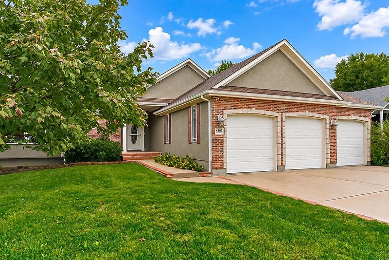 4383 SW Creekview Dr, Lee's Summit, MO 64082