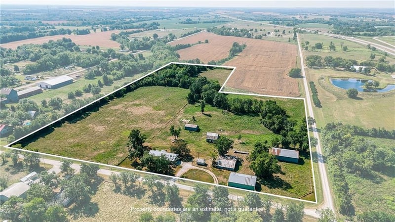 905 W Main St, Sheldon, MO 64784