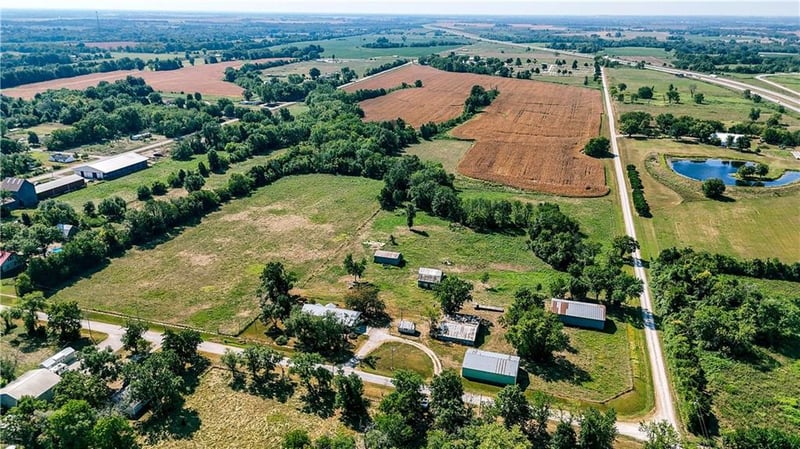 905 W Main St, Sheldon, MO 64784