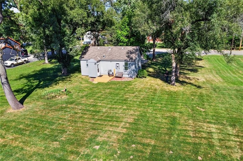 5308 Quivira Rd, Shawnee, KS 66216