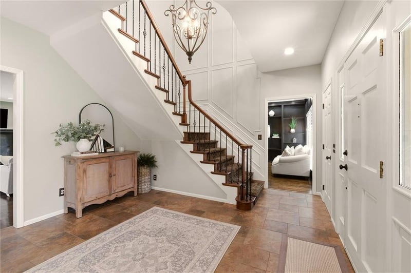 12520 Sherwood St, Leawood, KS 66209