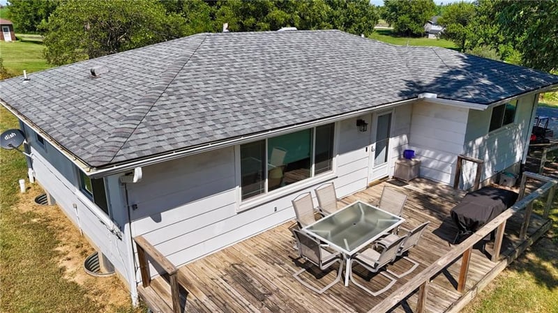 19550 Shane Ln, Weston, MO 64098