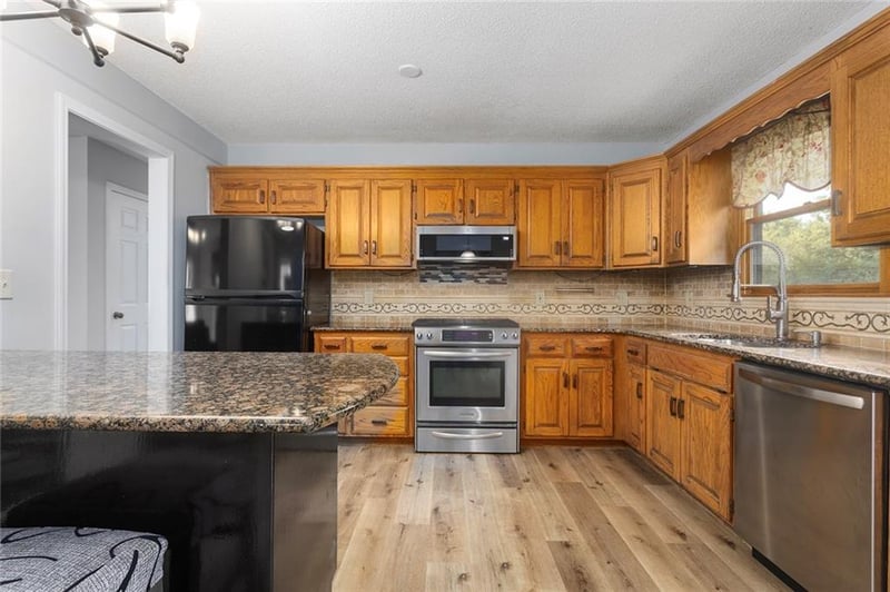 1102 S Elm St, Louisburg, KS 66053