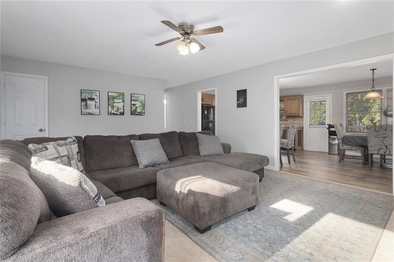 1102 S Elm St, Louisburg, KS 66053