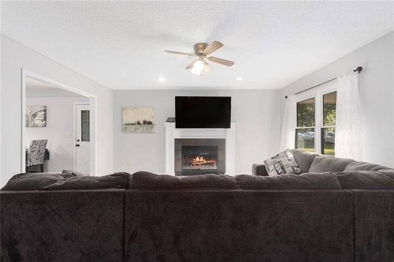 1102 S Elm St, Louisburg, KS 66053