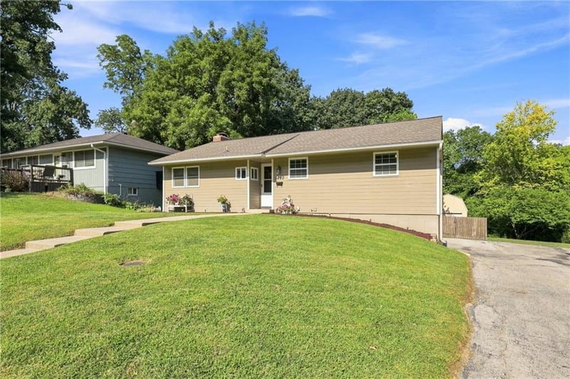 5440 N Cleveland Ave, Kansas City, MO 64119