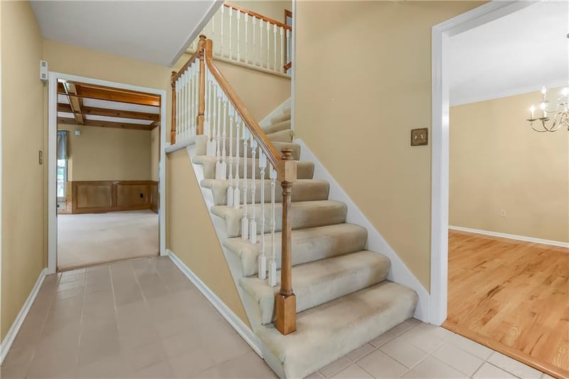8543 Hallet St, Lenexa, KS 66215