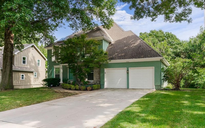 8543 Hallet St, Lenexa, KS 66215