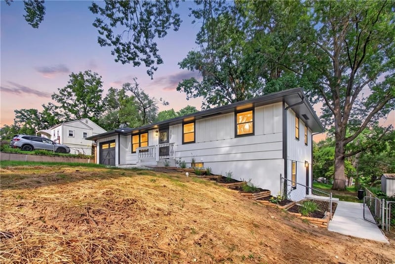 3737 N Walrond Ave, Kansas City, MO 64117