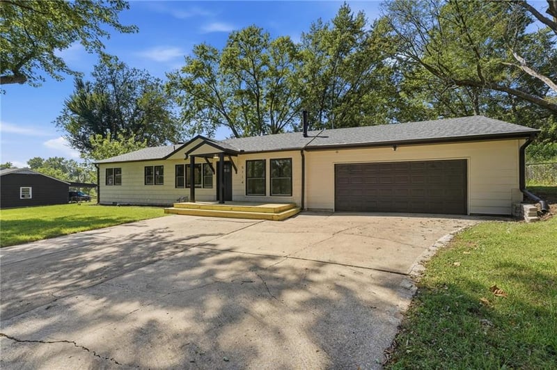 5114 S Fuller Dr, Independence, MO 64055