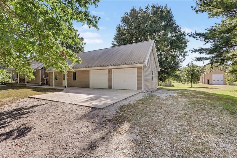 16614 S Hadsell Rd, Pleasant Hill, MO 64080