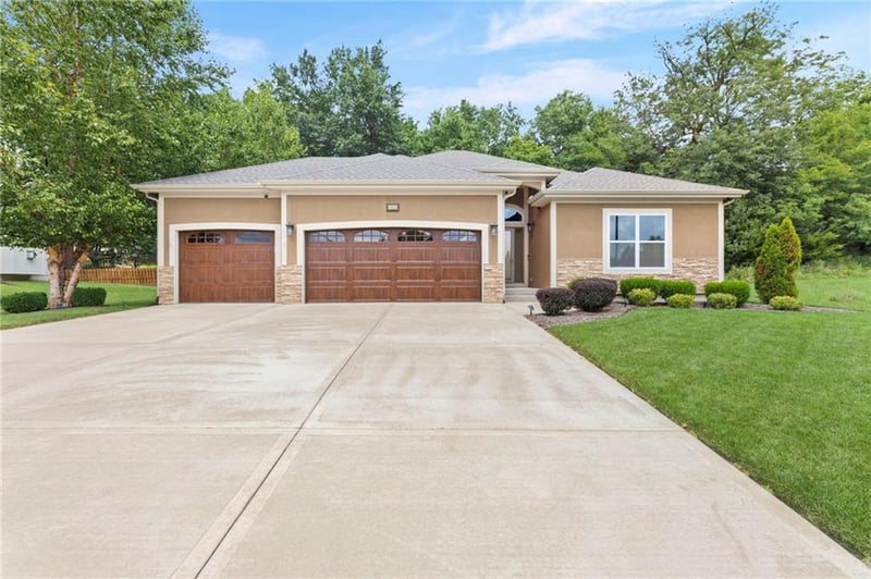 5024 78th Way, Kansas City, MO 64151