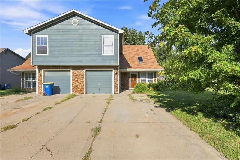 1862 Kingbird Ln, Liberty, MO 64068
