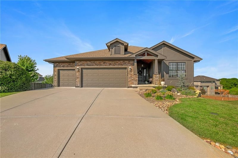 11322 Kimball Ave, Kansas City, KS 66109