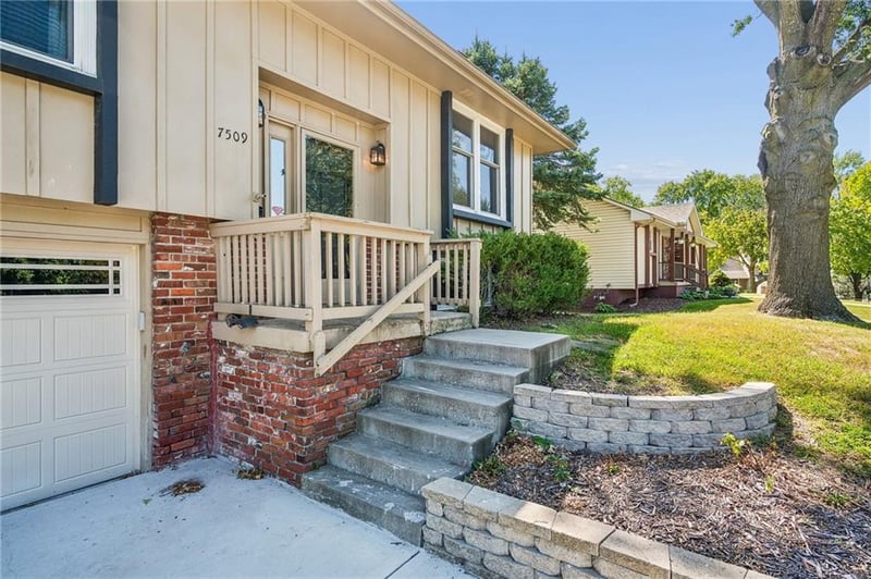 7509 NW 81st St, Kansas City, MO 64151