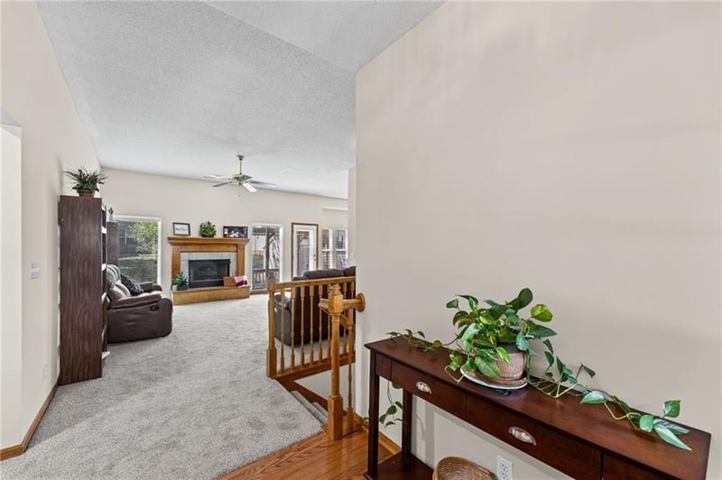 350 N Locust St, Gardner, KS 66030