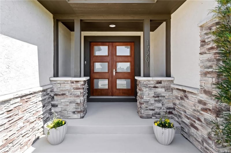 17201 Bradshaw St, Overland Park, KS 66221
