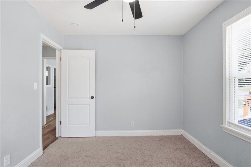 5746 College Ave, Kansas City, MO 64130