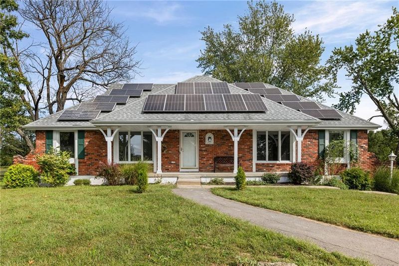 905 S Lincoln Ave, Raymore, MO 64083