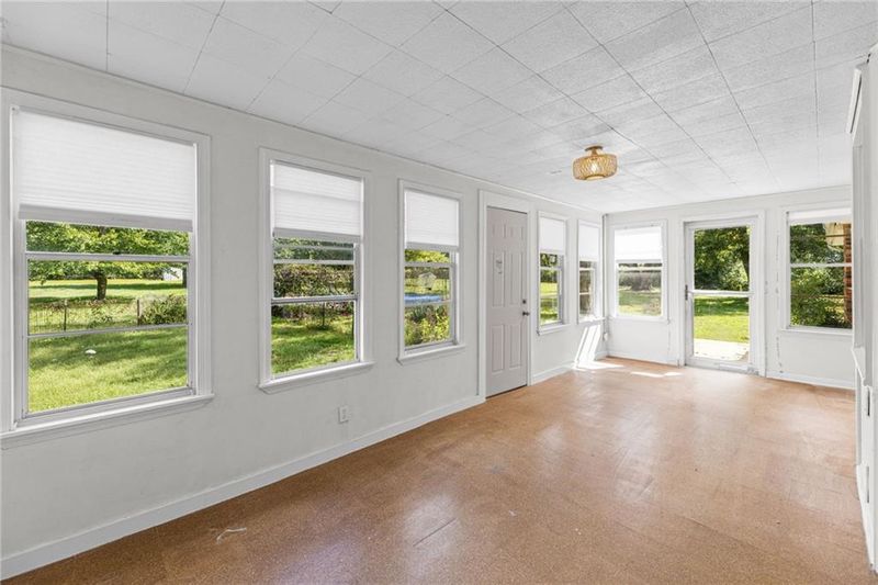 905 S Lincoln Ave, Raymore, MO 64083