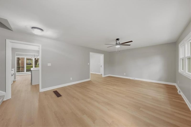 9624 Woodson Dr, Overland Park, KS 66207